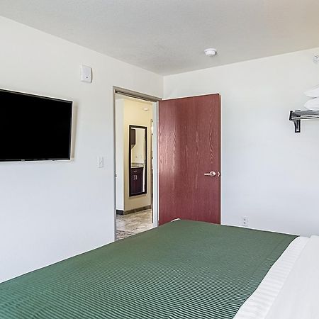Cobblestone Inn & Suites - Guernsey Exterior foto