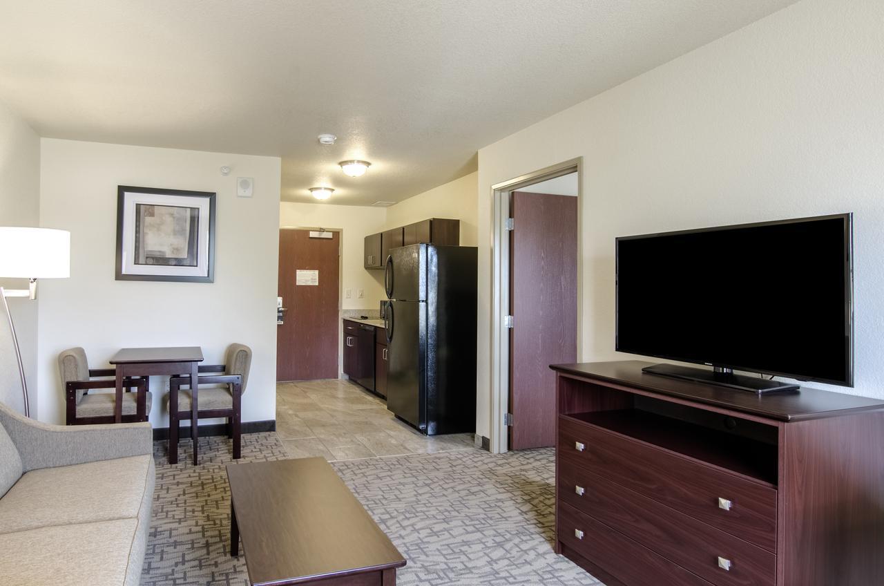 Cobblestone Inn & Suites - Guernsey Exterior foto